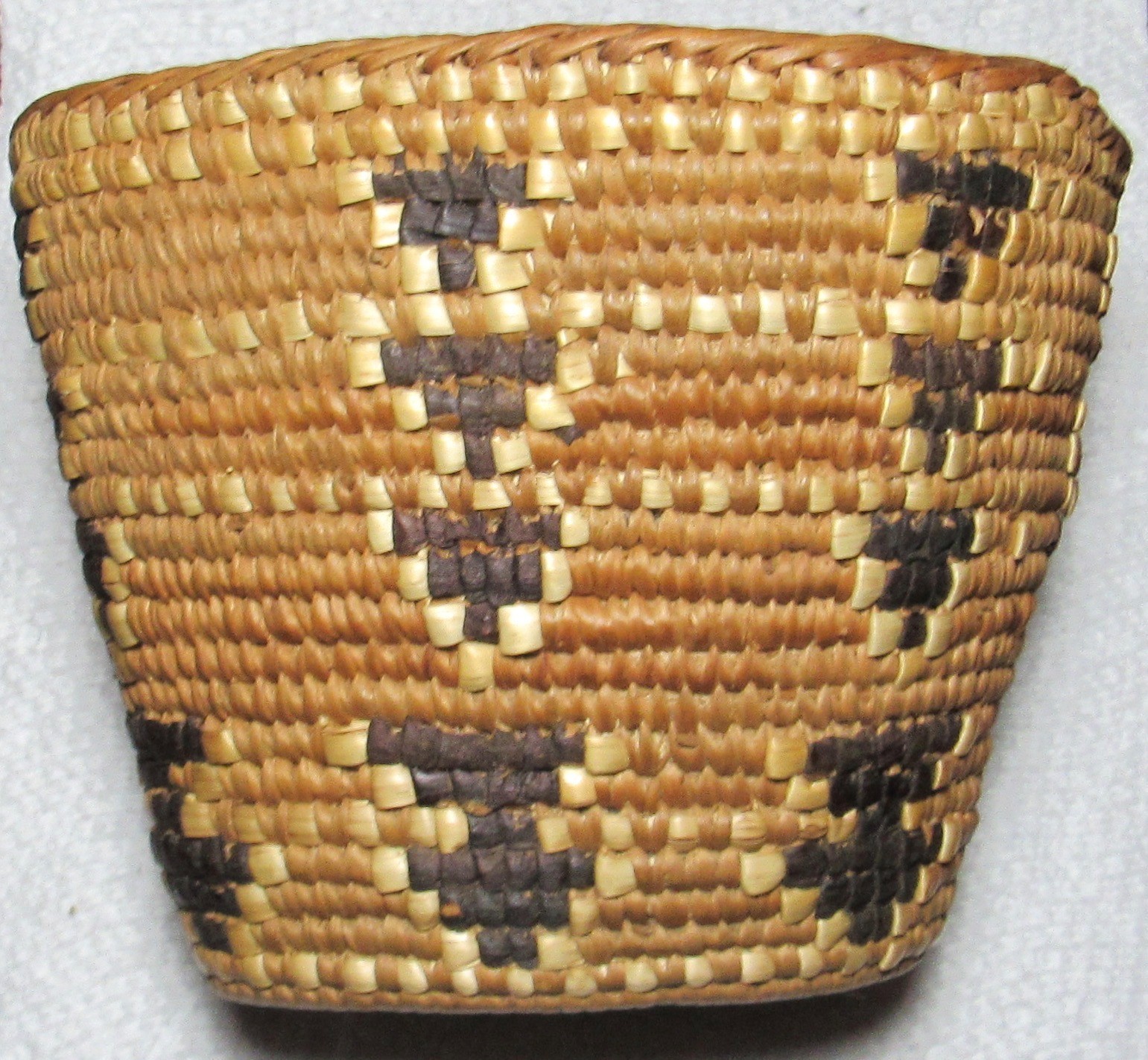 KLICKITAT PLATEAU INDIAN TREASURE IMBRICATED MOUNTAIN BASKET HAT NATIVE AMERICAN