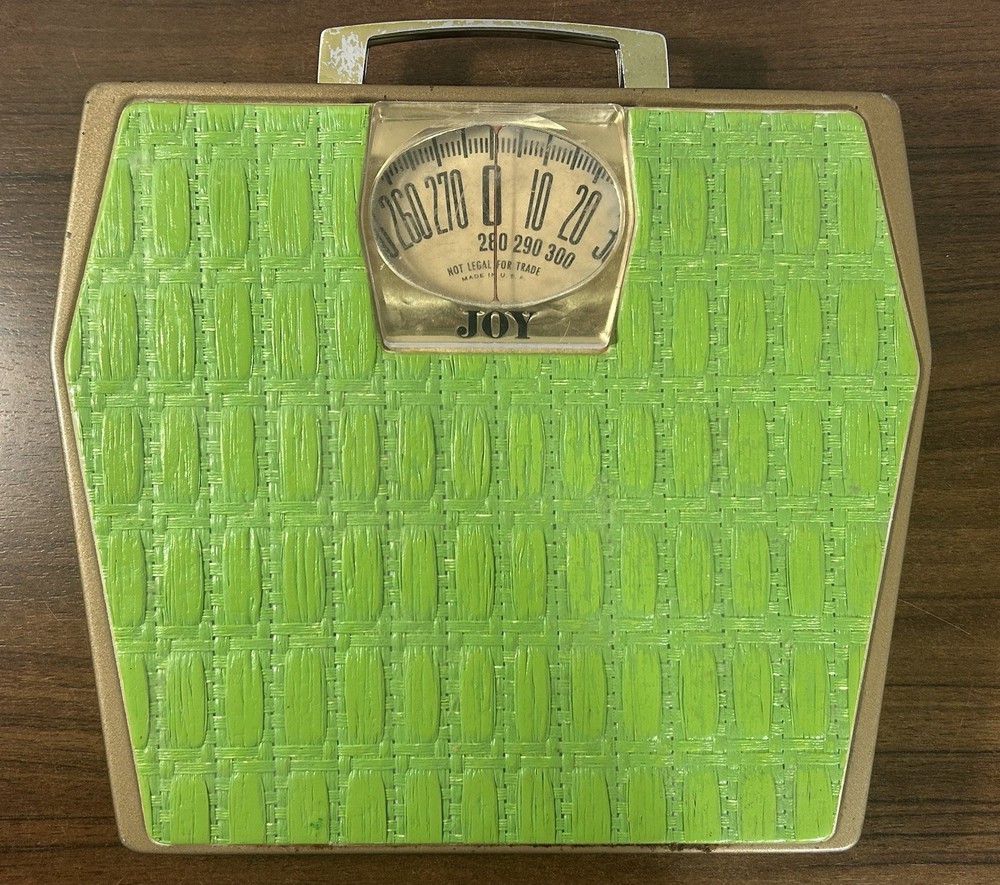 Vintage Joy Bathroom Scale Green