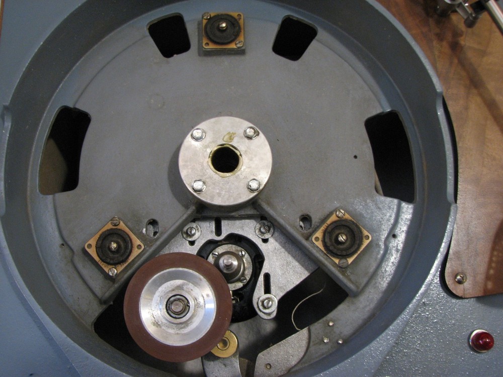 Russco Studio Pro Model B turntable