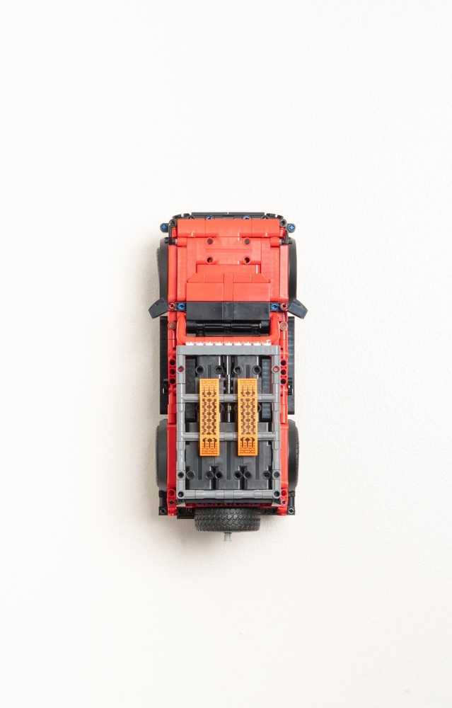 Vertical Wall Mount for LEGO Technic Ford Bronco SUV-42213