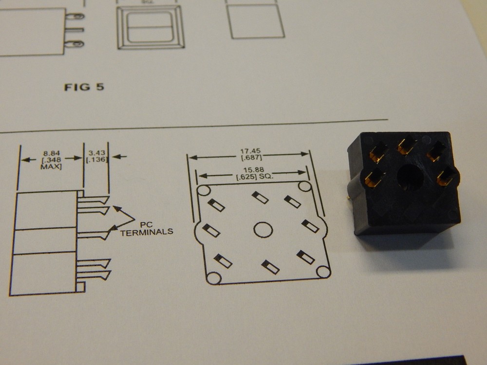 DIALIGHT 501-1002 SOCKET FOR SWITCH 554-31 PC MOUNT