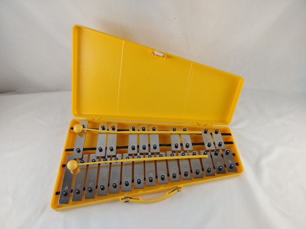 Trophy 25 Note Xylophone (Glockenspiel) with Mallets and Case