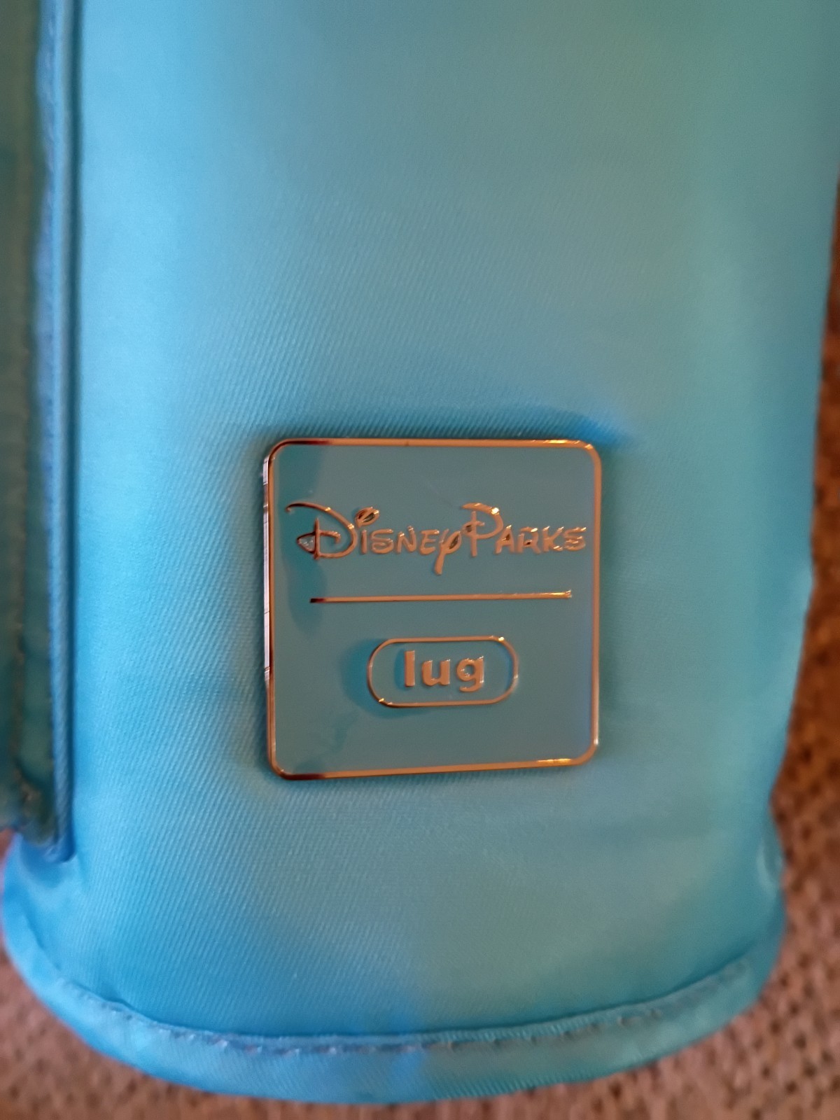 2025 Disney Parks Lug Bottle Holder Crossbody Bag DCA Food & Wine Mickey NWT