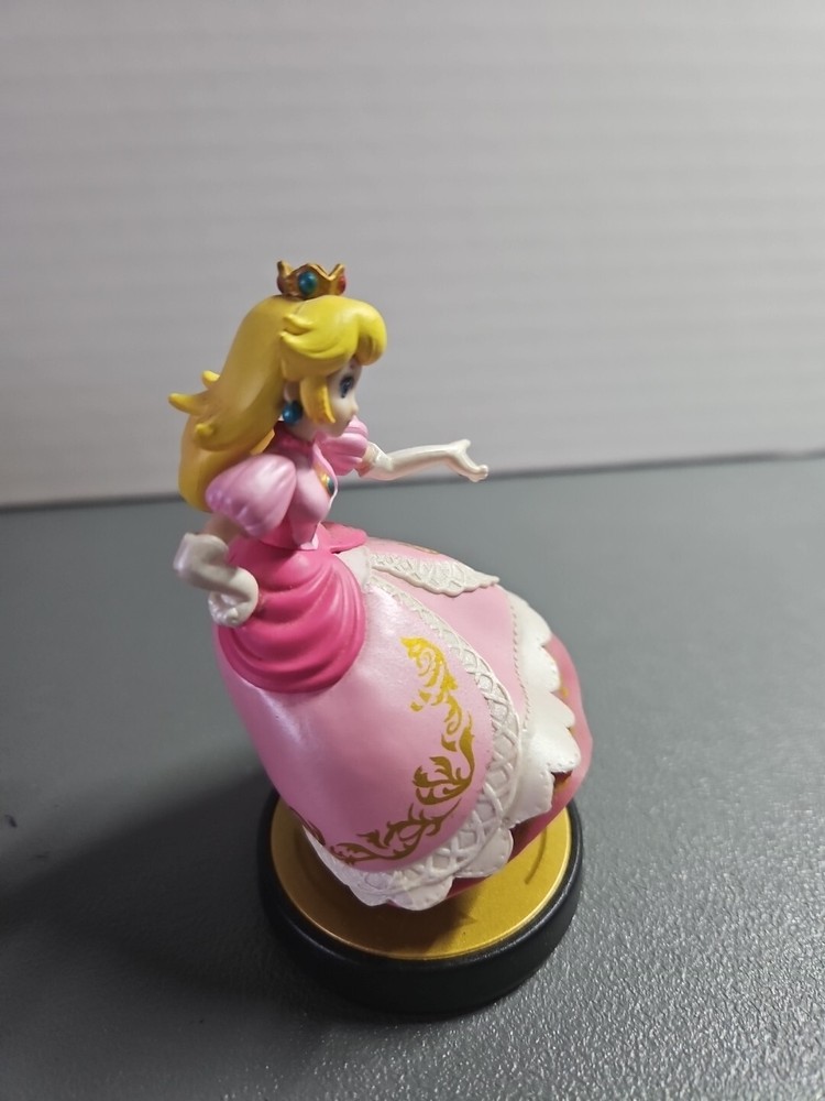Amiibo PEACH Super Smash Bros ** Pre-Owned