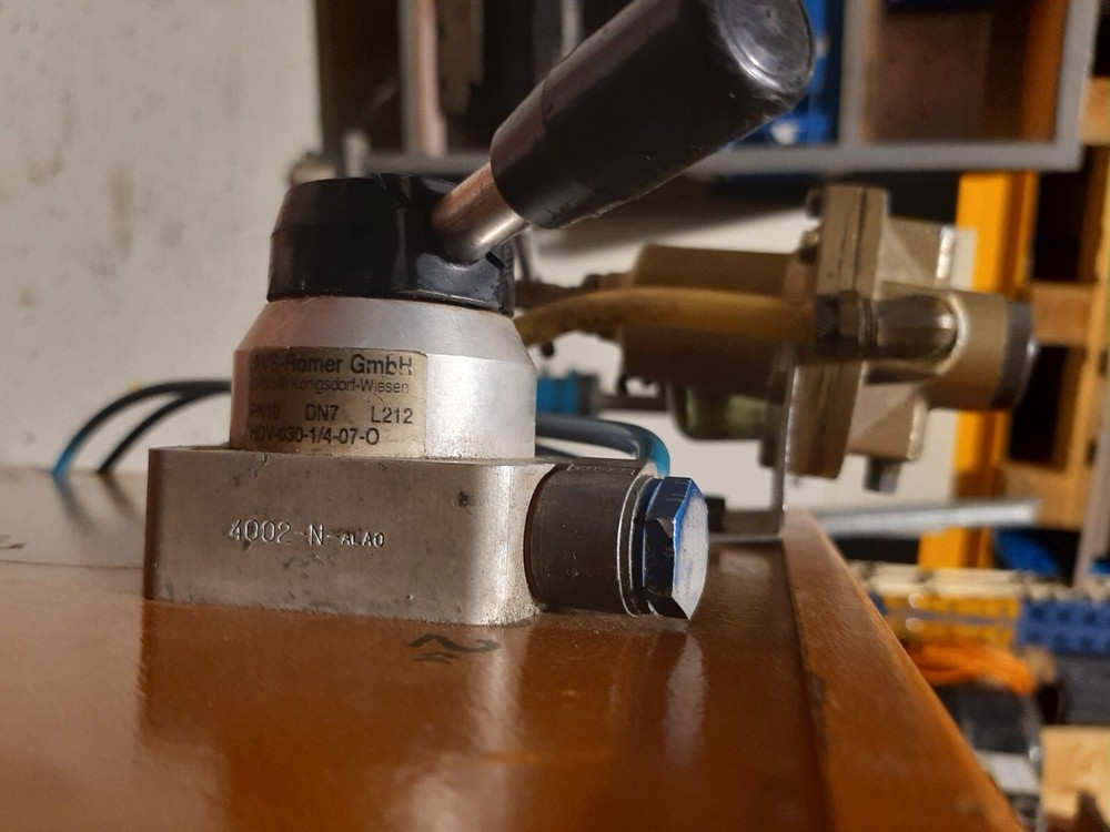 Pneumatic press