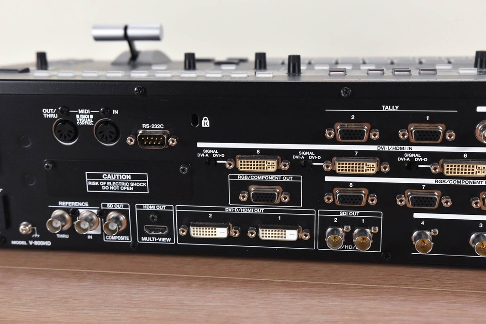 Roland V-800HD Multi-Format Video Switcher CG00Y8L