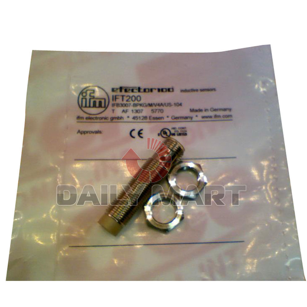 IFM IFT200 INDUCTIVE SENSOR METAL THREAD SOCKET NEW