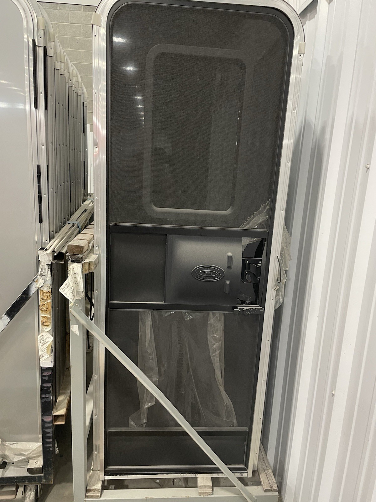 NEW Lippert 950 Series Radius-Corner RV Trailer ENTRY DOOR SCREEN/LATCH 28" x 78