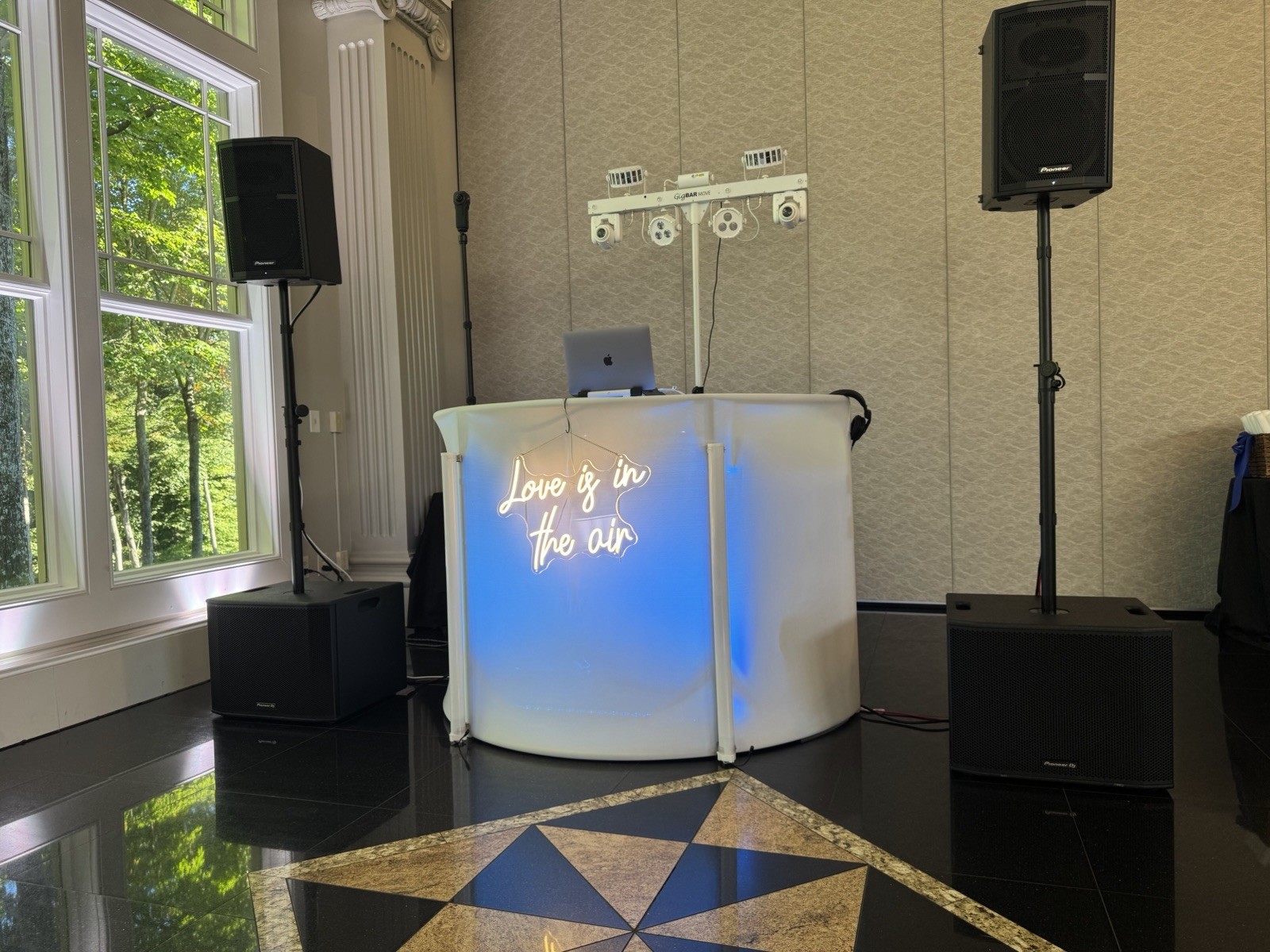 JMAZ JZ5010 Command Booth Event DJ Facade White & Black Scrims Built In Table