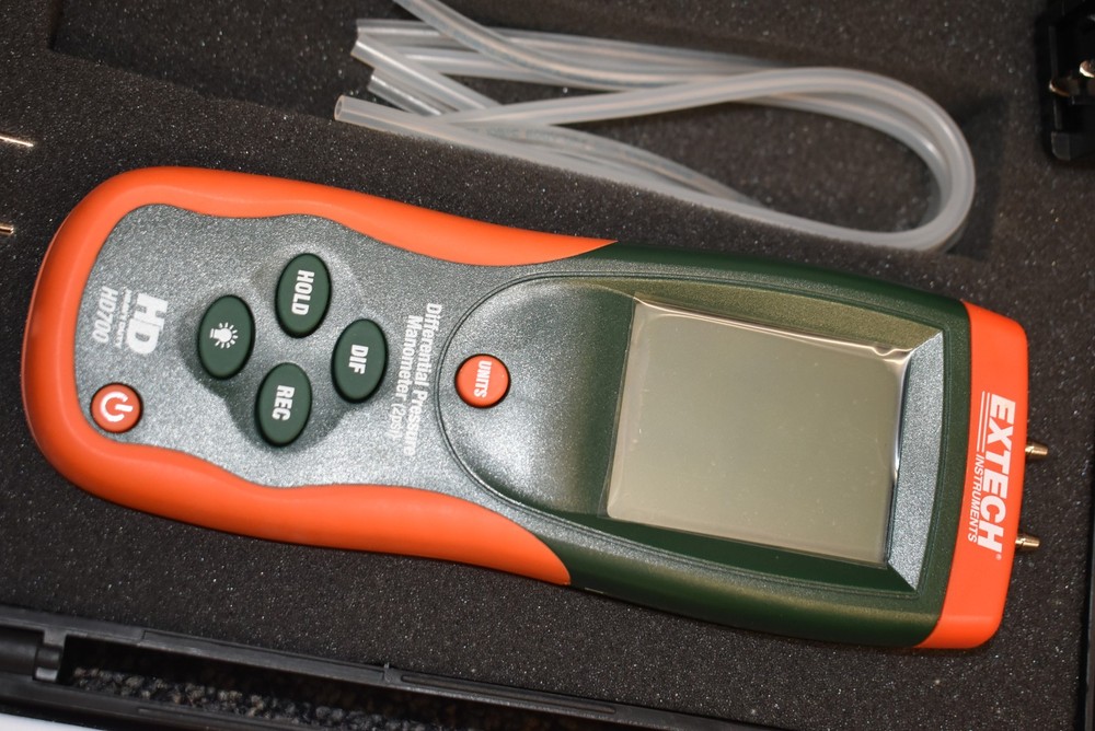Extech HD700 Differential Pressure Manometer In Hard Case. Mint Condition!