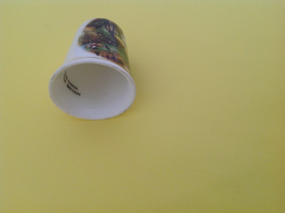 VINTAGE BONE CHINA THIMBLE - CONSTABLE'S THE CORNFIELD FROM THE THIMBLE GUILD