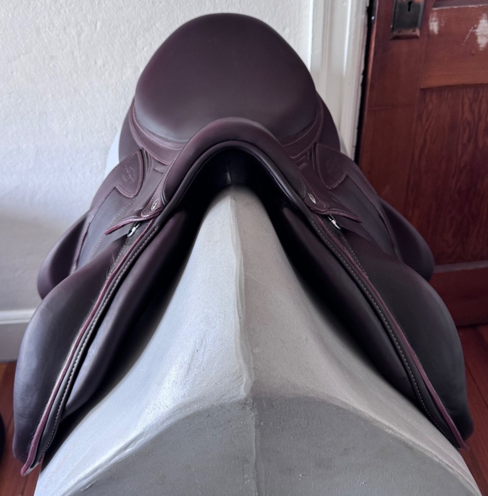 18" Devoucoux Chiberta Lab Monoflap Saddle - 2022 - 3AA - Full Buffalo!