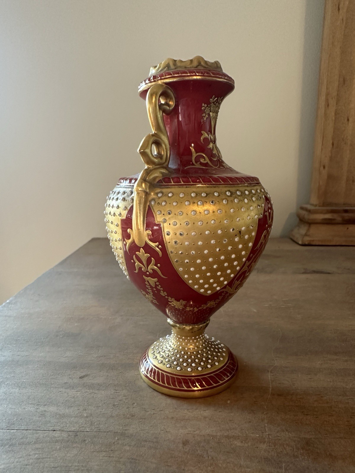 Antique 1890s Coalport Red Porcelain Vase Urn W/Hand Painted Gold Scrolls 6”T