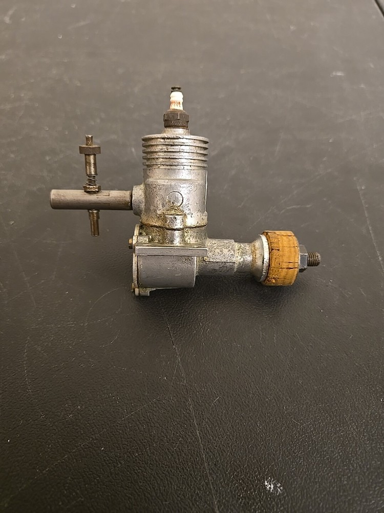 Vintage BUZZ B Engine Spark Ignition M1