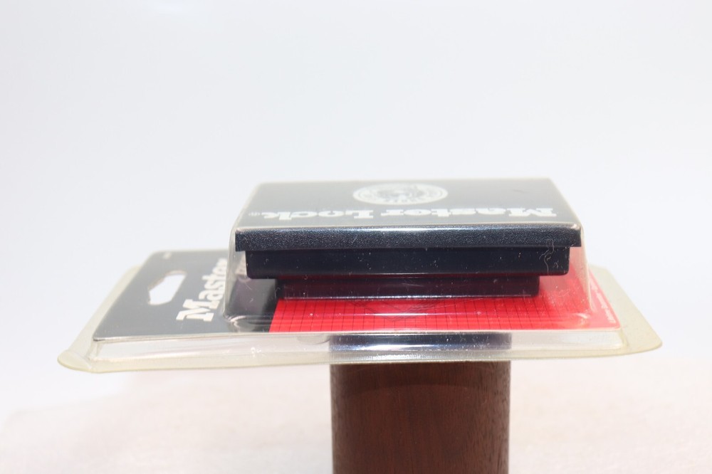 Master Lock Magnetic KEY CASE Tough Under Fire #206D NOS!