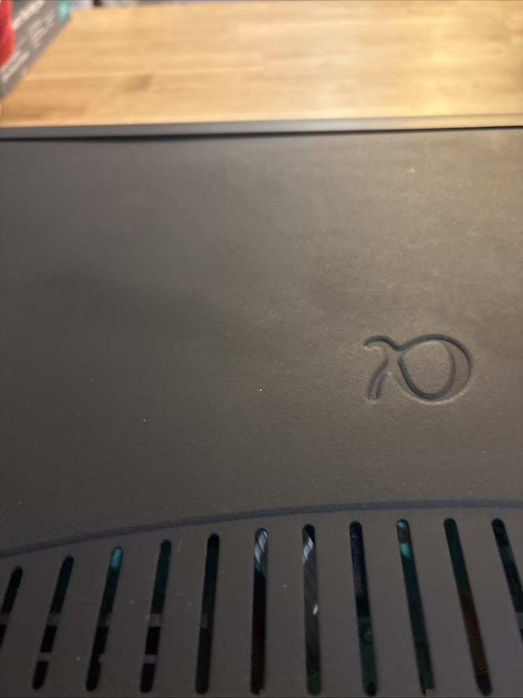 ARCAM ALPHA 8 POWER AMPLIFIER Powers On