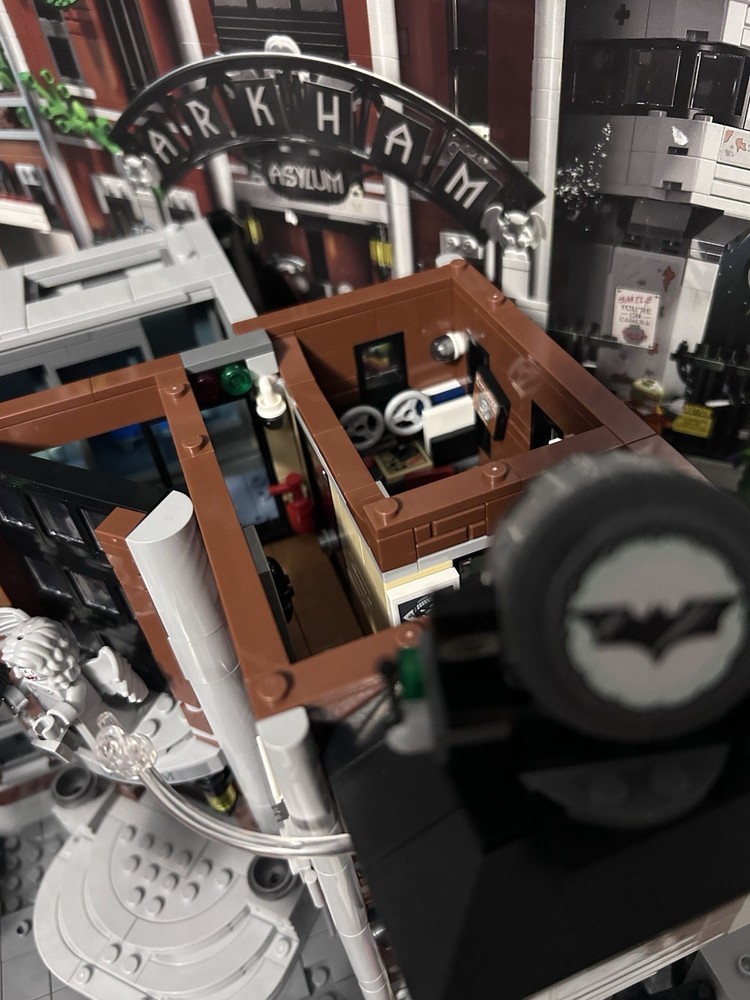 Arkum Assylum Lego Set (Two Face Included)