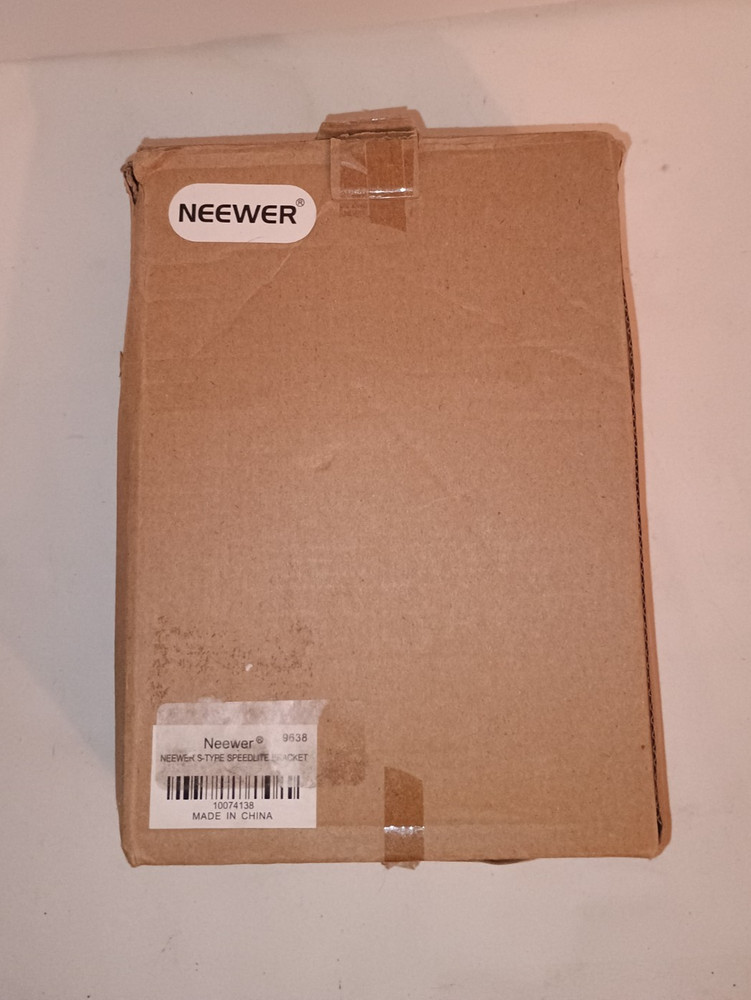 NEEWER S-type Speedlite Bracket Bowens Mount Supported