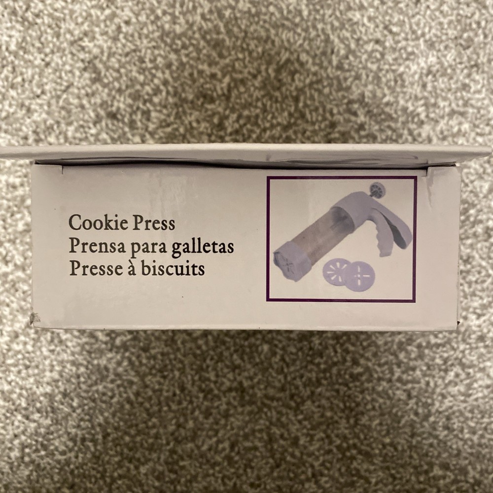 Cookie Press Ergonomic With Easy Squeeze Handle & 18 Discs - Complete!