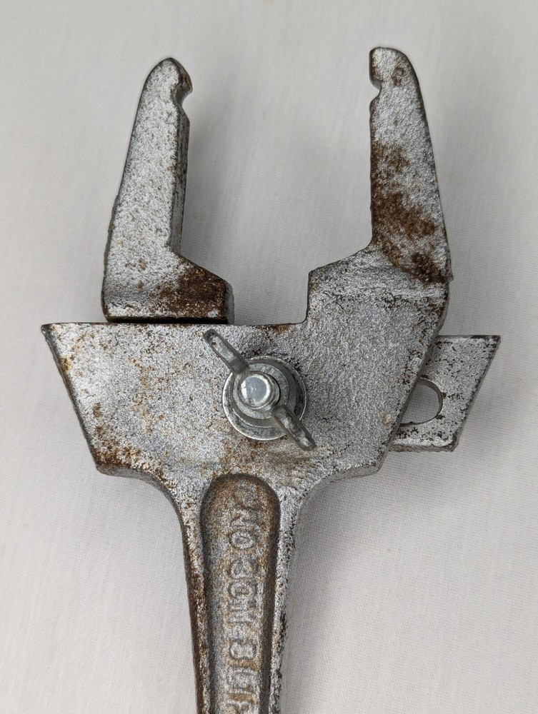 Chicago Spec MFG Co. Adjustable Wing-Nut Locking Slip & Lock Plumbers Wrench