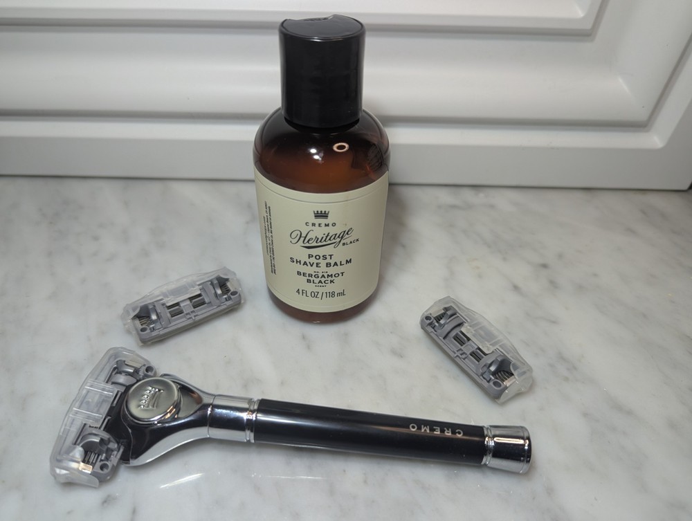 ✨🖤 𝓟𝓻𝓮𝓶𝓲𝓾𝓶 𝓒𝓻𝓮𝓶𝓸 𝓗𝓮𝓻𝓲𝓽𝓪𝓰𝓮 𝓑𝓵𝓪𝓬𝓴 Shave Set 🪒💧