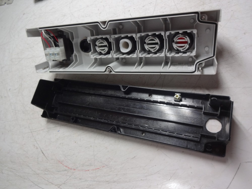 Abb Cbk-ep654sj Push Button Control Station