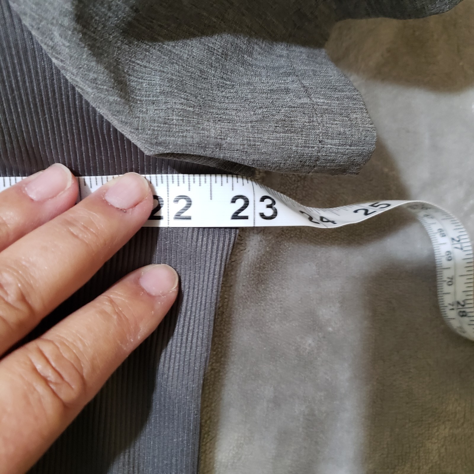 Hanes Scrub Set LRG V-Neck Top, MEDM Jogger Pants Excellent Condition Preowned