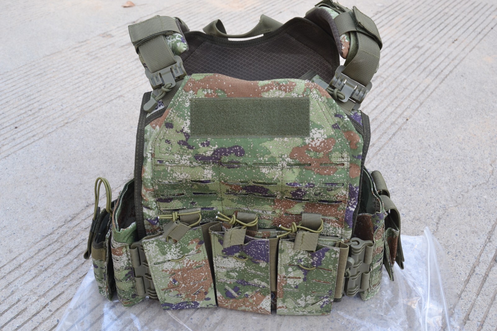 China Military PLA Type 21  "starry sky" Chest Rig Plate Carrier Tactical Vest