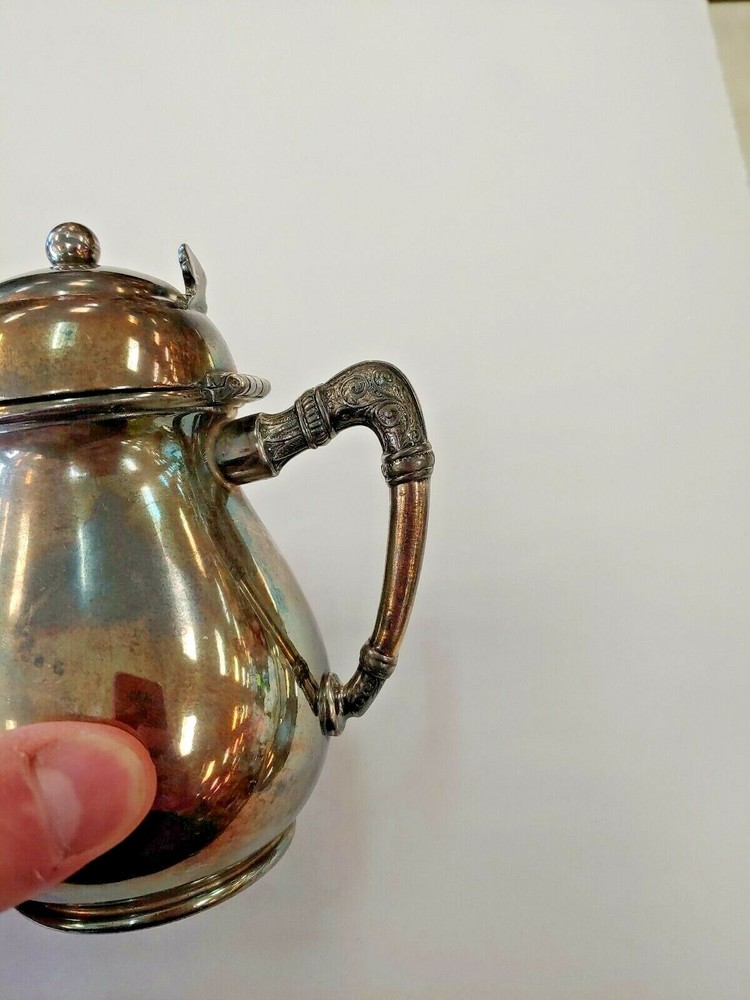 ANTIQUE WILCOX SILVERPLATE SYRUP PITCHER