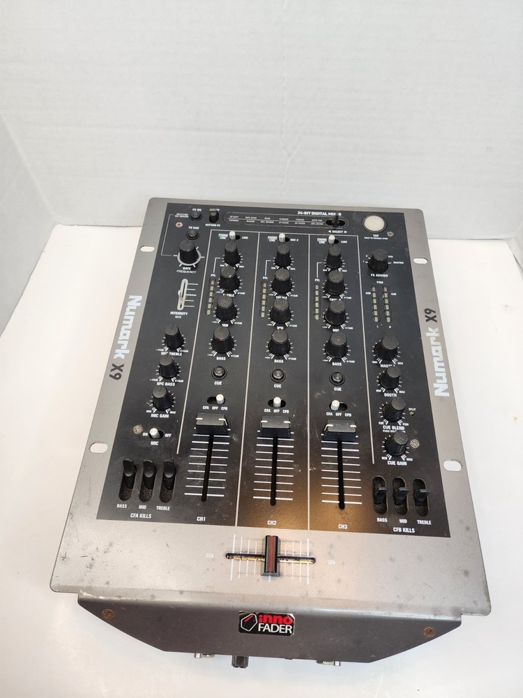 Numark X9 3-Channel Digital Scratch Mixer 24-Bit with Effects Powers On