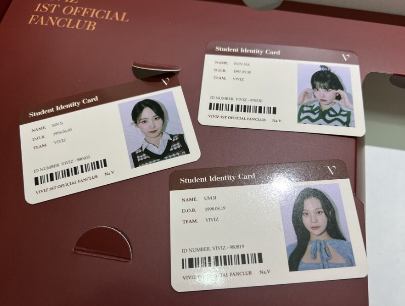 VIVIZ 1ST Official fanclub kit