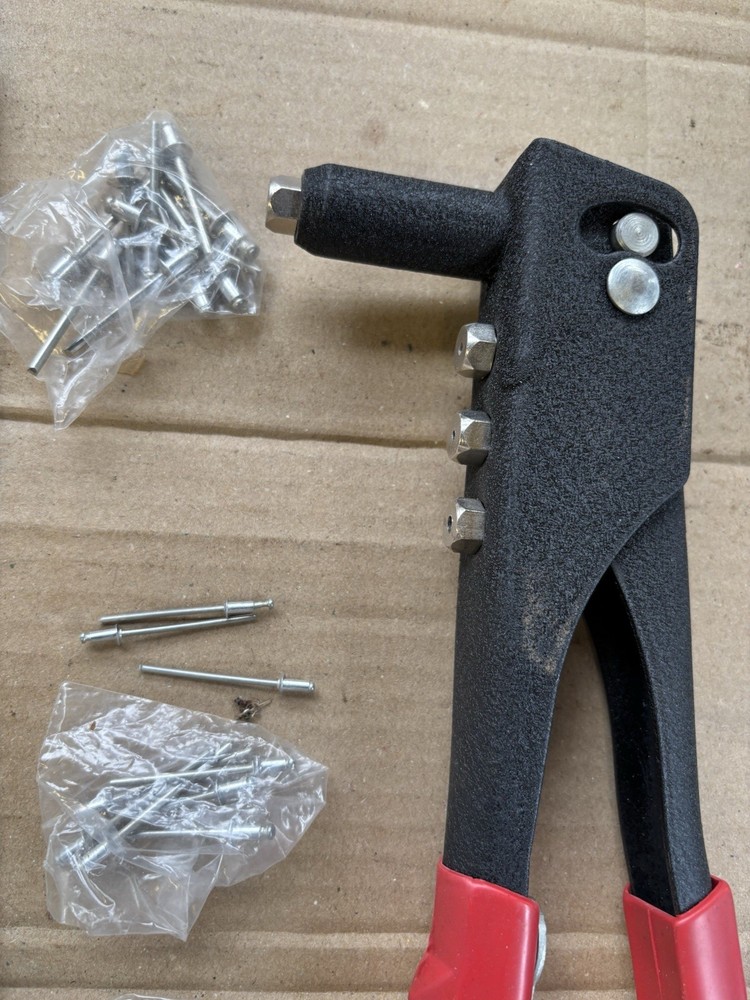ROSS TOOLS MULTI SIZES POP RIVETER RIVETING GUN, WITH SOME POP RIVERTS, In Pack