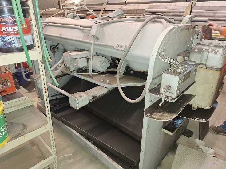 Cincinnati 3/16" x 6 Ft. mechanical squaring shear.