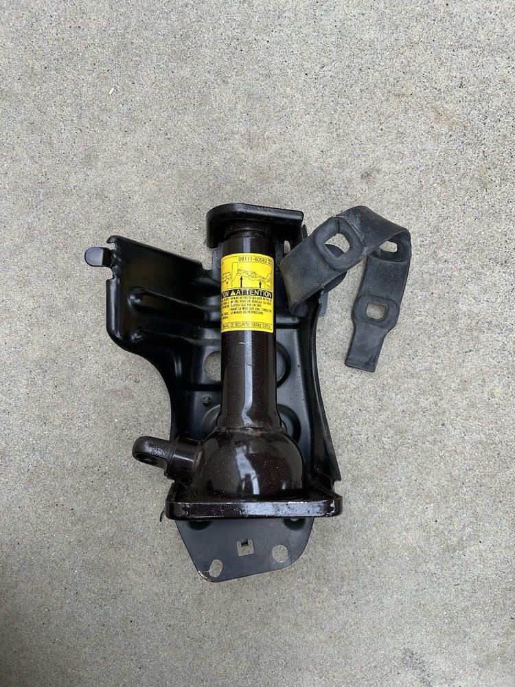 99-06 Lexus Lx470 jack assembly and bracket