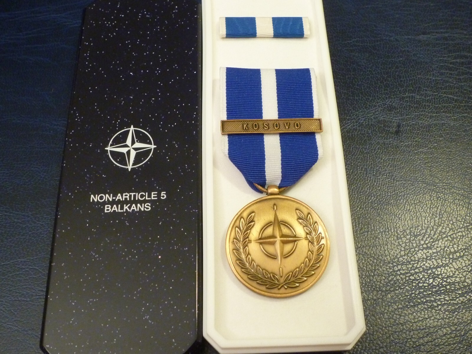 GENUINE NATO MEDAL FOR KOSOVO IN NATO BOX OF ISSUE - EXCELLENT CONDITION