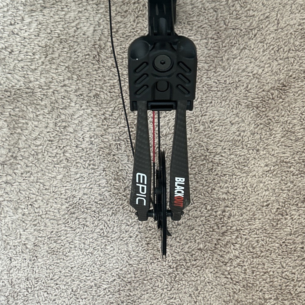 BlackOut Epic Compound Bow RH – Trophy Ridge Sight – Needs String / Repair As-is