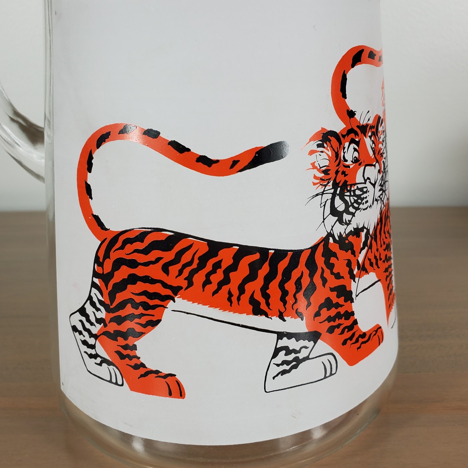 Esso Exxon Gas Tiger in your Tank 4 Glasses Pitcher 2 Cereal Bowls Vintage