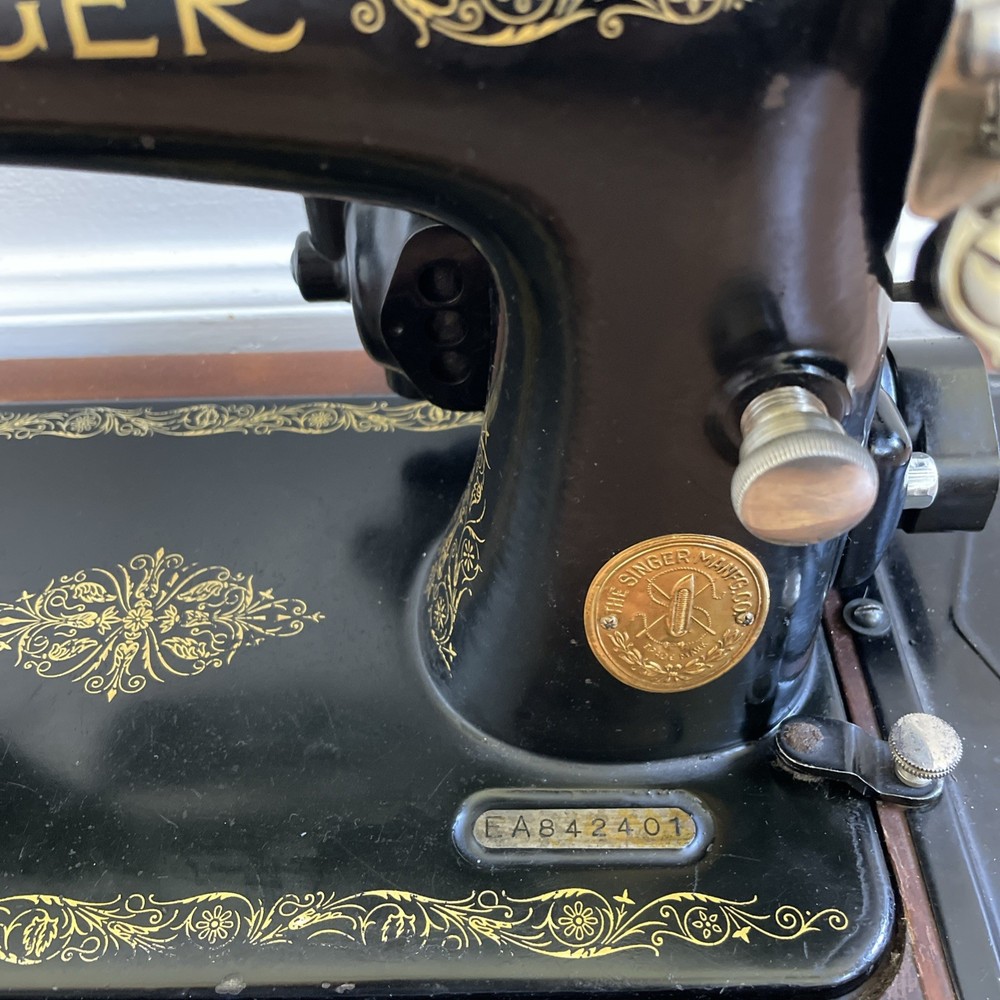 Authentique Singer Sewing Machine 99-13, With Case Sew A+, Ship Fast UPS