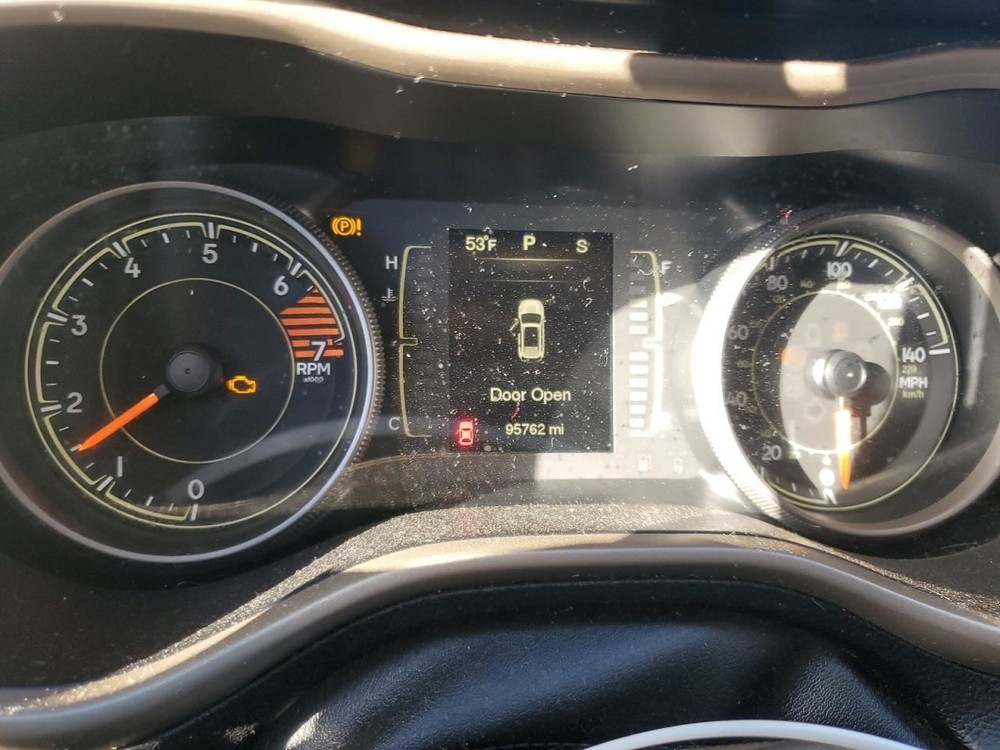 CHEROKEE 2016 Air Shutter 756576