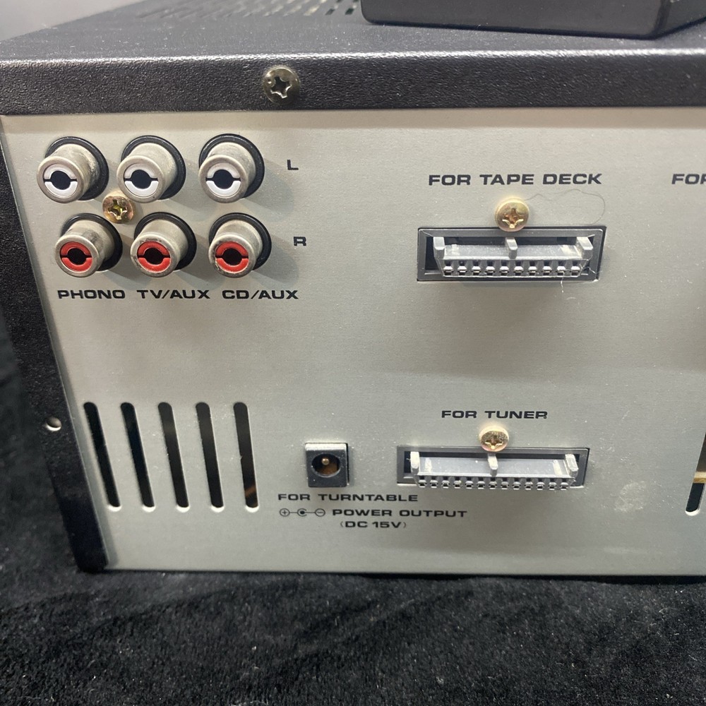 Realistic SA-1000 Integrated Stereo Amplifier Tested And Working W Remote& Book