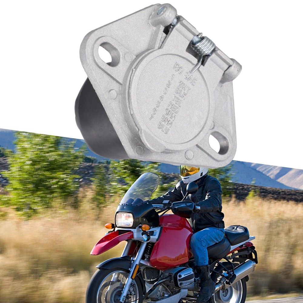 Clear and Consistent Lighting Signals Round Split Pin Socket for Trucks