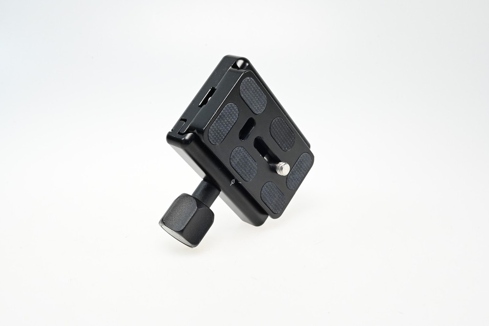 Induro QRT70 Quick Release Adapter #G303