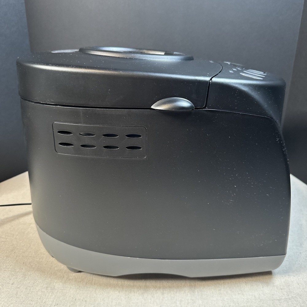 Hamilton Beach 29882 Home Baker Bread Maker Machine 2lb Digital