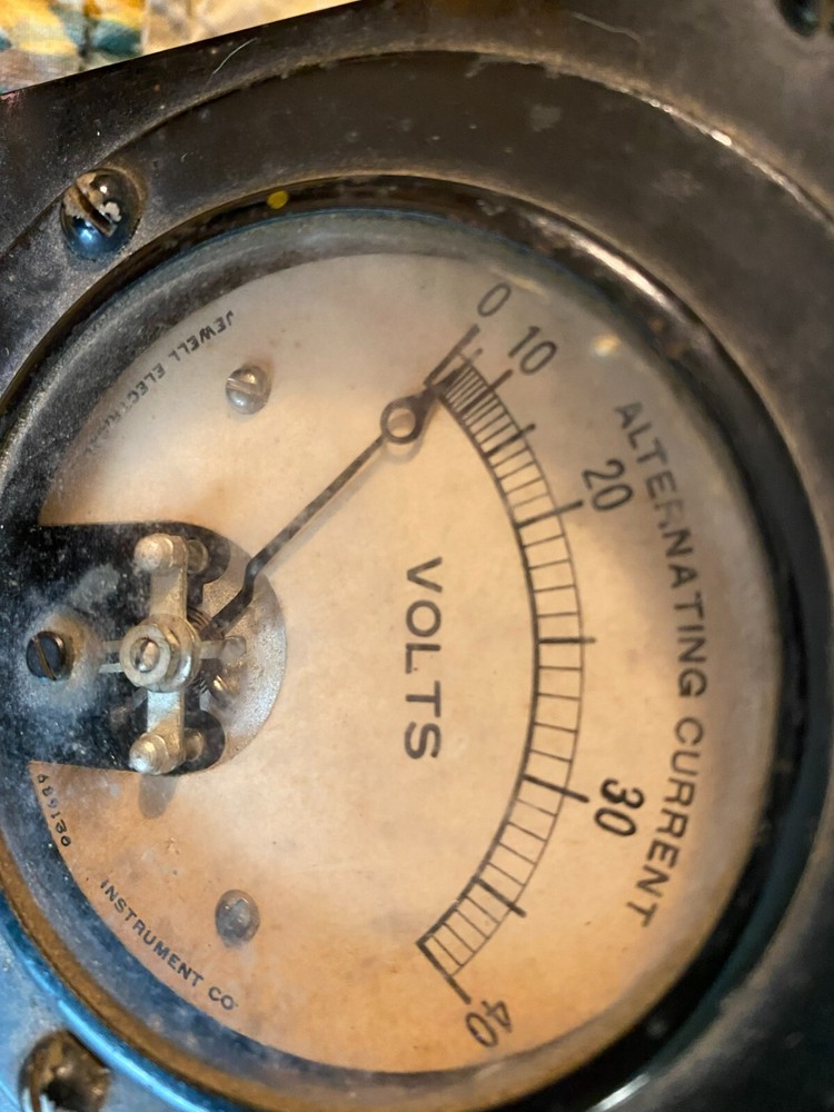VINTAGE JEWELL ELECTRICAL INSTRUMENT VOLTMETER untested