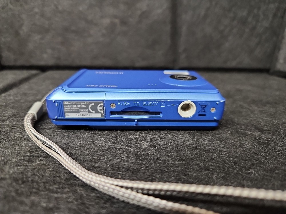 Hitachi Digital Camera HDC-57IEBL 5MP Blue TESTED