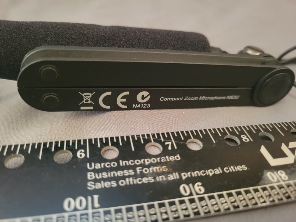 Microphone - Compact Zoom Microphone - ME32 - Nice!