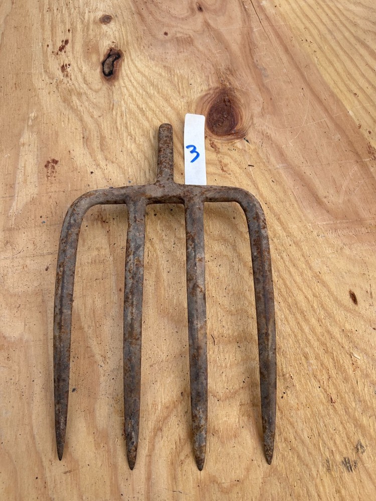 Fork Rake Head 4 Thines Rusty Rustic no handle Original Vintage Primitive Metal