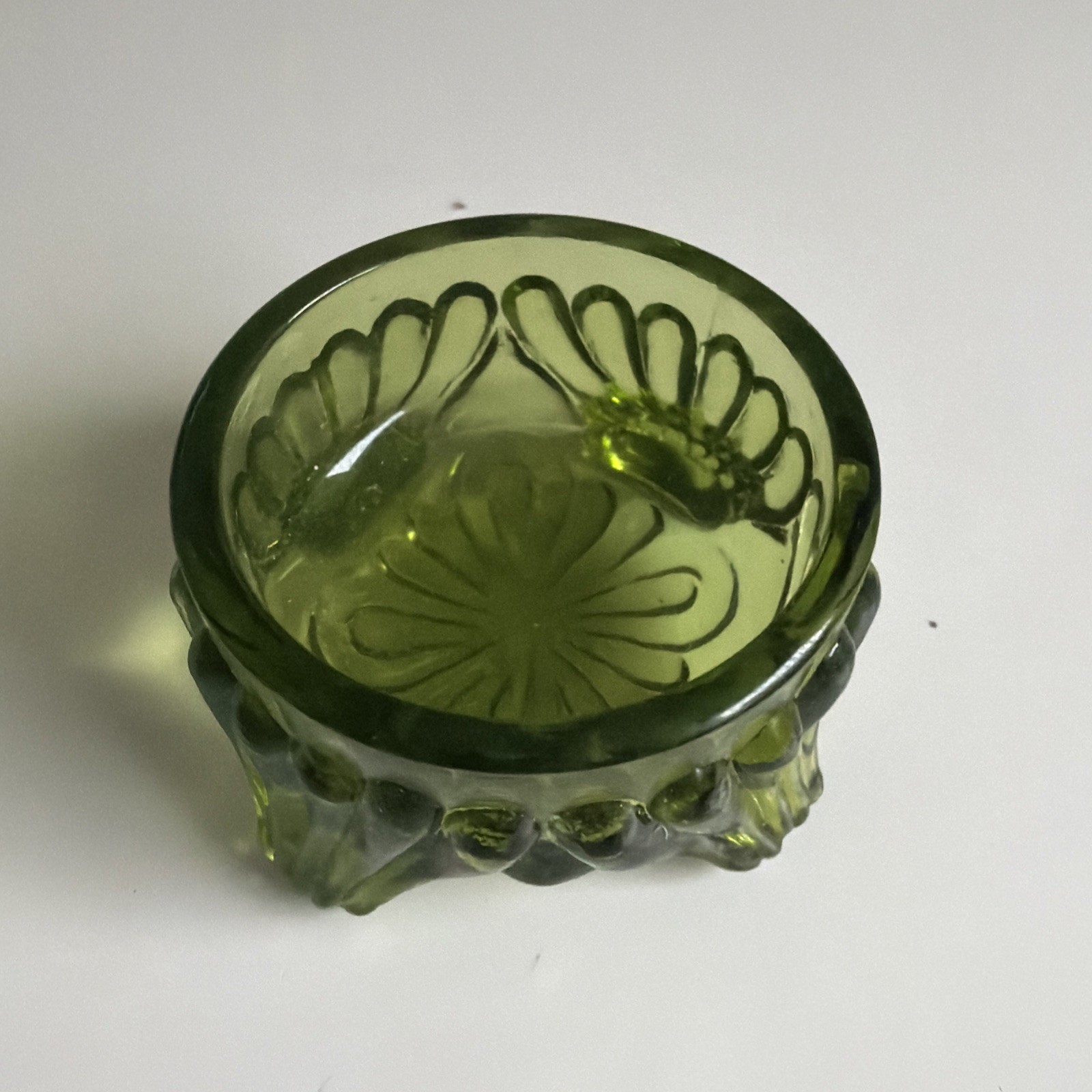 Vintage Olive Green Glass Open Salt Dip Cellar Dish Trinket Ring 1.5" Wide Bowl