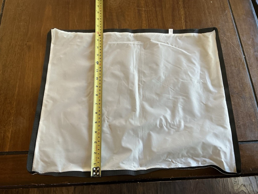 Photoflex Silverdome NXT Small Soft Box W/ Carrying Case And Eggshell Grid