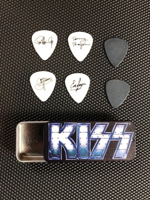 KISS - The Tour 2012 - VIP Merch bundle #1 + BONUS !!!!!!!